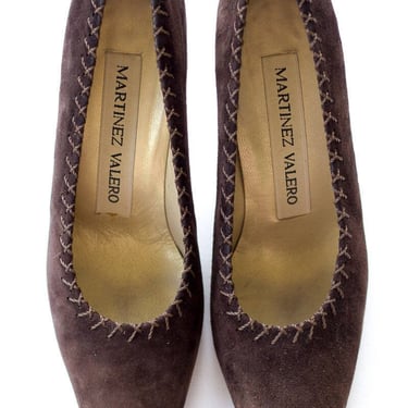 Brown suede pumps with a louis heel SIZE 7 B 