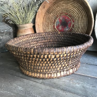 French Rustic Bread Basket, Large Coiled Rye Serving Basket, Hand Woven, French Farmhouse, Farm Table 