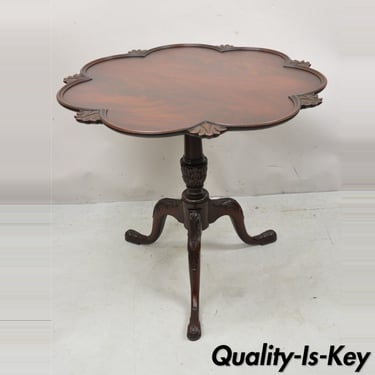 Vintage Crotch Mahogany Chippendale Style Pie Crust Pedestal Side Tea Table