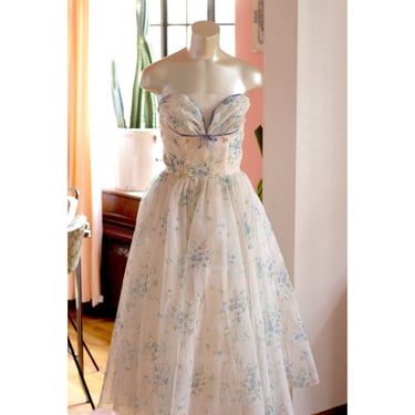 Vintage Strapless Cupcake Dress - 1950s - Floral - Blur Velvet Trim - Tulle, 50s Fit & Flare, Mesh, Midi - Prom Dress 