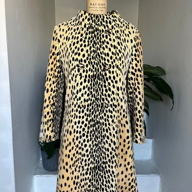 1960s Amazing  Mod Leopard Velvet Coat Vintage 38 Bust Travel Coats by Naman 