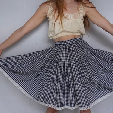 Vintage Midi Skirt / Picnic Table Checkered Printed Skirt / Square Dancing Skirt / Frilly Eyelet Lace / Prairie / Full Circle Skirt 