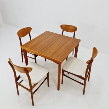 Danish Henning Kjaernulf rectangular teak table with two extension leaves, Denmark 1960s 