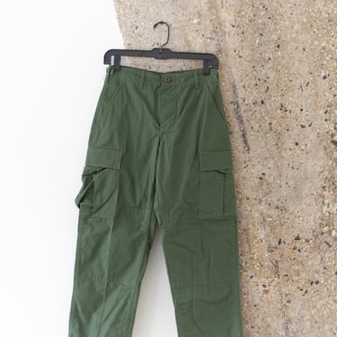 Vintage 26 Waist Olive Green Ripstop Cargo Fatigues | Unisex Side Pocket Cargos Trousers | Army Pants | F567 