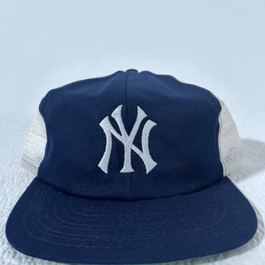 Vintage New York Yankees Mesh Trucker Snapback Hat