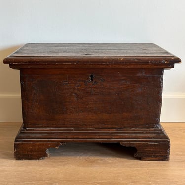 Rare Early 18th Century Italian Walnut Chest 