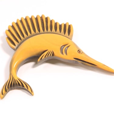 1940s 1950s Novelty Yellow Carved Bakelite Marlin Sailfish Swordfish Brooch 