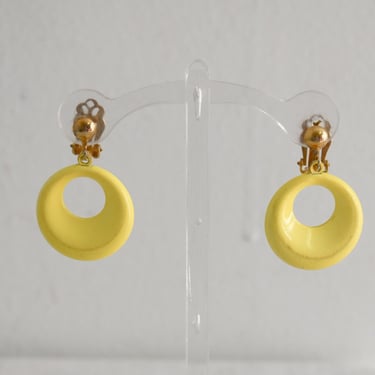 1960s Pale Lemon Yellow Metal Hoop Clip Earrings 