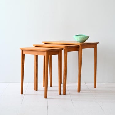 1960s Teak Nesting Tables – Set of 3 Scandinavian Mid-Century Modern Side Tables 