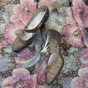 Gold lame slippers hot sale