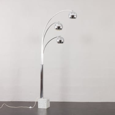 Goffredo Reggiani Swivelling Floor Lamp with Carrara marble base, Italy 1970s 