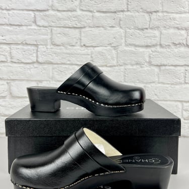 Chanel Black Leather Wooden Heel Platform Clogs Size 37/US 7, Black