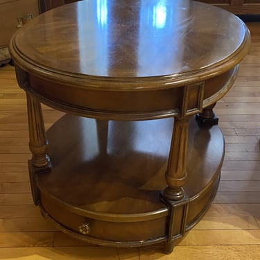 Thomasville Oval Side Table w Drawer