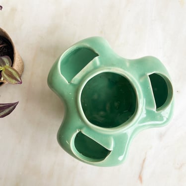 Vintage CC Pollworth Green Pottery Flower Frog Vase Ceramic 4 Opening Vase Vintage Green Garden Decor Flowers Herbs Bowl 