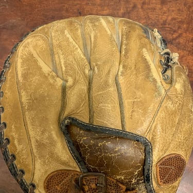 1940s Leather Baseball Catcher’s Mitt 