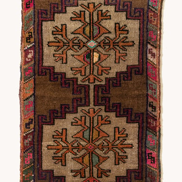 Vintage Turkish Mini Rug No. 612 | 1'7 x 2'10