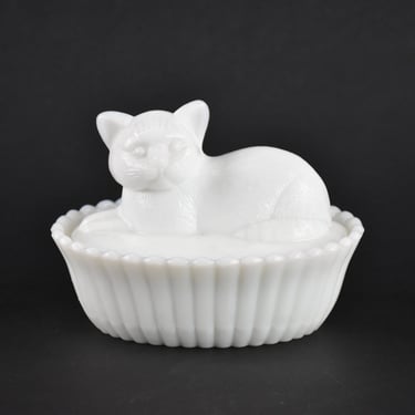Vintage Westmoreland Milk Glass Lidded Cat Decorative Dish 