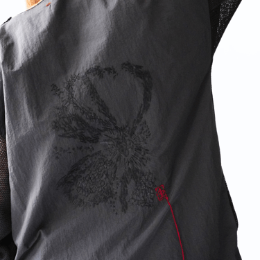 Tag Hand Embroidered Floral Motif Contrast Back Black Linen Knit Pullover