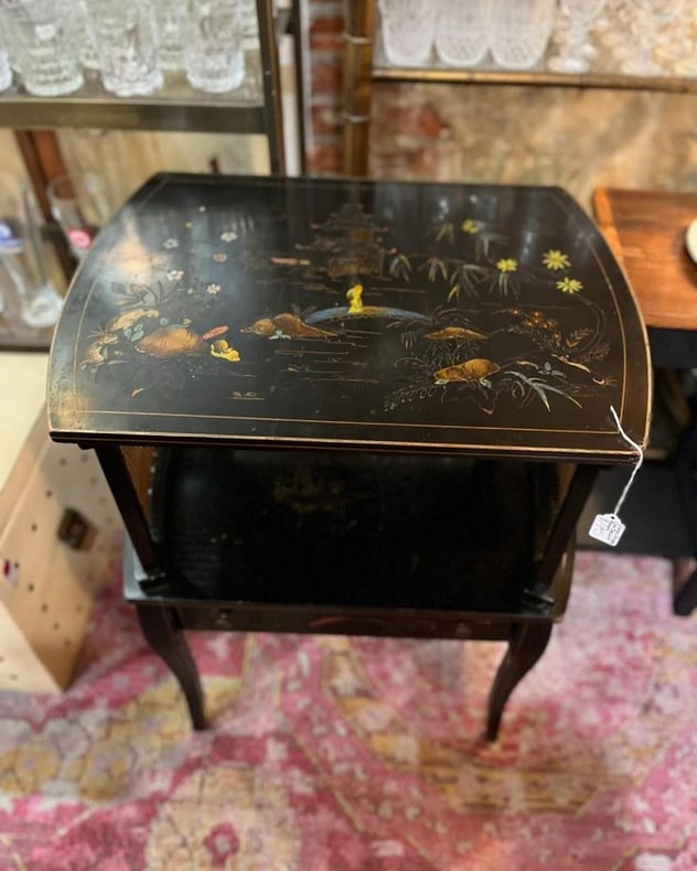 Vintage chinoiserie side table with a drawer, 29.5”x24”x18” 