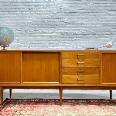 Extra Long CLASSIC Mid Century MODERN CREDENZA / media stand, c. 1960s 