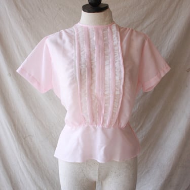 50s 60s Button Back Pink Blouse with Lace Pintucking and Peplum Size M 