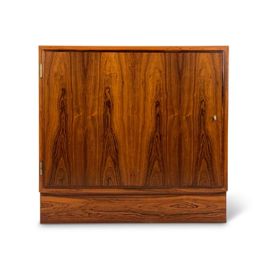 Rosewood Cabinet by Carlo Jensen for Hundevad & Co. of Denmark, Circa 1960s - *Please ask for a shipping quote before you buy. 