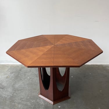 Mid Century Dining Table In the Style of Harvey Probber 