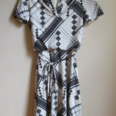 70s Black & White Abstract Print Dress XS S 36 Bust 25 Waist 