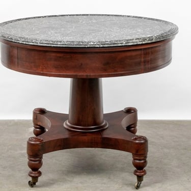 Antique American Federal Period Boston Classical Mahogany Pedestal Center Table Early 19th Century 