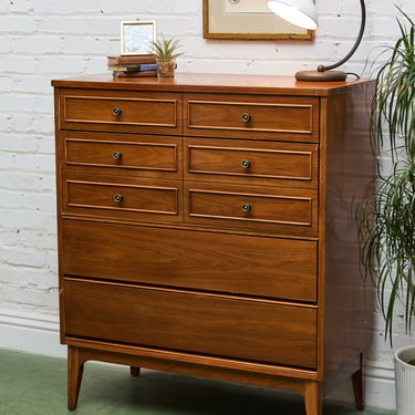 dixie mid century modern dresser Five Piece Walnut Bedroom Set by Furniture Vintage and new dixie century
