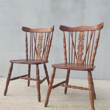 Vintage Spindle Back Chairs /PAIR / Vintage Farmhouse Chairs / Chic Farmhouse /Vintage Cottage Dining Chairs/Vintage Massive Oak Chairs/60's 