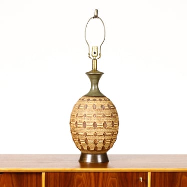 Mid Century Vintage Table Lamp — Bob Kinzie for Affiliated Craftsmen — Diamond Texture — Raw Stoneware + Green Glaze 