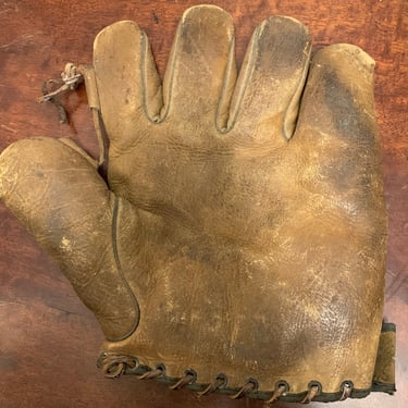 1940s Leather Baseball Mitt 