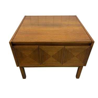 Vintage Record Player Table Retro 1960s Mid Century | Retrospect