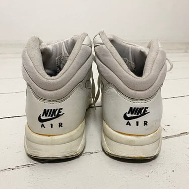 Vintage Nike Air Elite Shoes 7.5