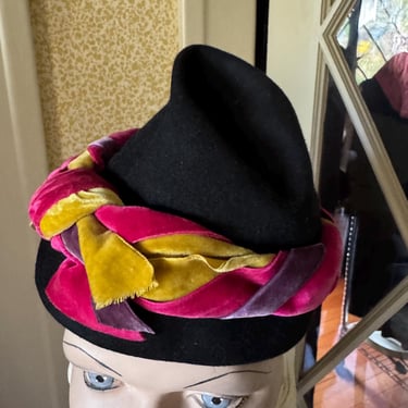 Vintage 1930s Black Felt Tilt Hat w/ Velvet from Paramount 