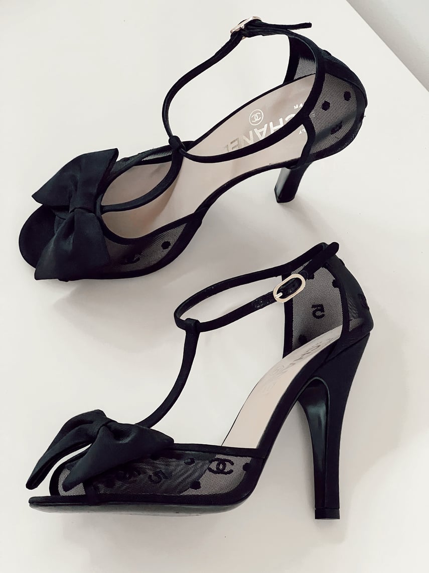 y*u様 CHANEL リボン ハイヒール ヴィンテージ Vintage CHANEL CC Icon Logos Black Mesh Dress Pumps Heels