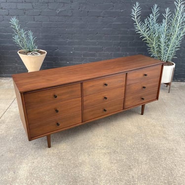 Mid-Century Modern Walnut Dresser by Bassett Furniture, c.1960' | Vintage  Supply - East LA - Los Angeles, CA | ATTIC