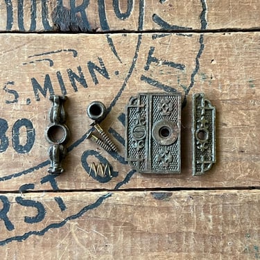 Victorian Eastlake Salvaged Cabinet Latch Door Hardware 