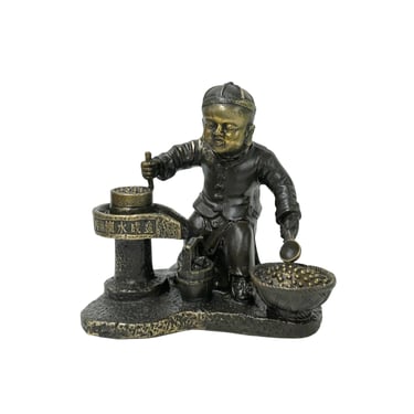 Vintage Bronze Color Metal Old Style Dressing Kid Grinding Pose Statue ws4742E 