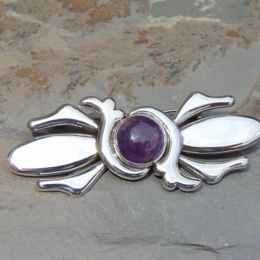 Beto ~ Vintage Taxco Sterling Silver Brooch / Pin with Round Purple Amethyst Cab Center 