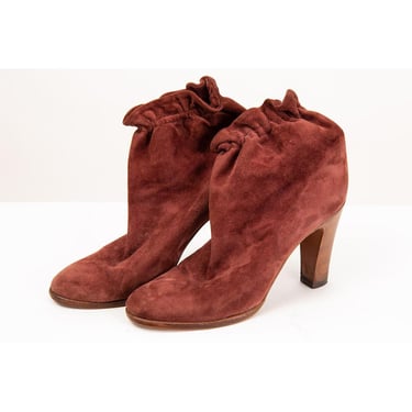 Vintage red suede ankle boots / 1980s Violacci pixie scrunch booties / Stacked heel / 8 