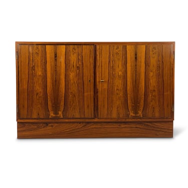 Petite Rosewood Credenza by Carlo Jensen for Hundevad & Co. of Denmark, Circa 1960s (2) - *Please ask for a shipping quote before you buy. 