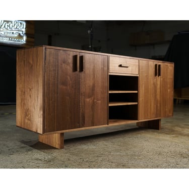 Elwell Buffet, 1 Drawer, Modern Sideboard, Modern Solid Wood Buffet (Shown in Walnut) 