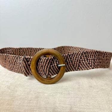 vintage woven raffia belt 2 tone raffia stretchy pink & grey micro weave dress belt /neutral tones~ large round wooden buckle~ size Medium 