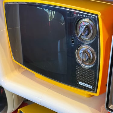 101460289 - Large Portable TV Yellow - Philco - LISTEN - SOUND