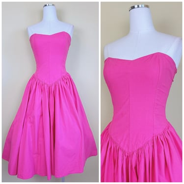 1980s Vintage Beginnings Dress Company Strapless Cotton Gown / Hot pink Sweetheart Neck Smocked Elastic Sundress / Small 