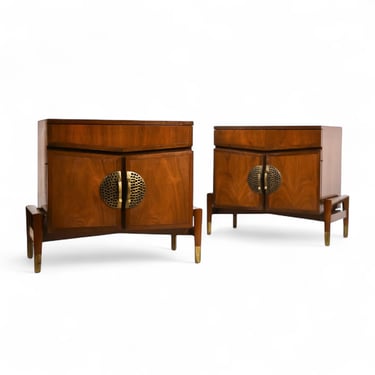 Helen Hobey Baker Pair of Vintage Mid Century Modern Nightstands c. 1960s 