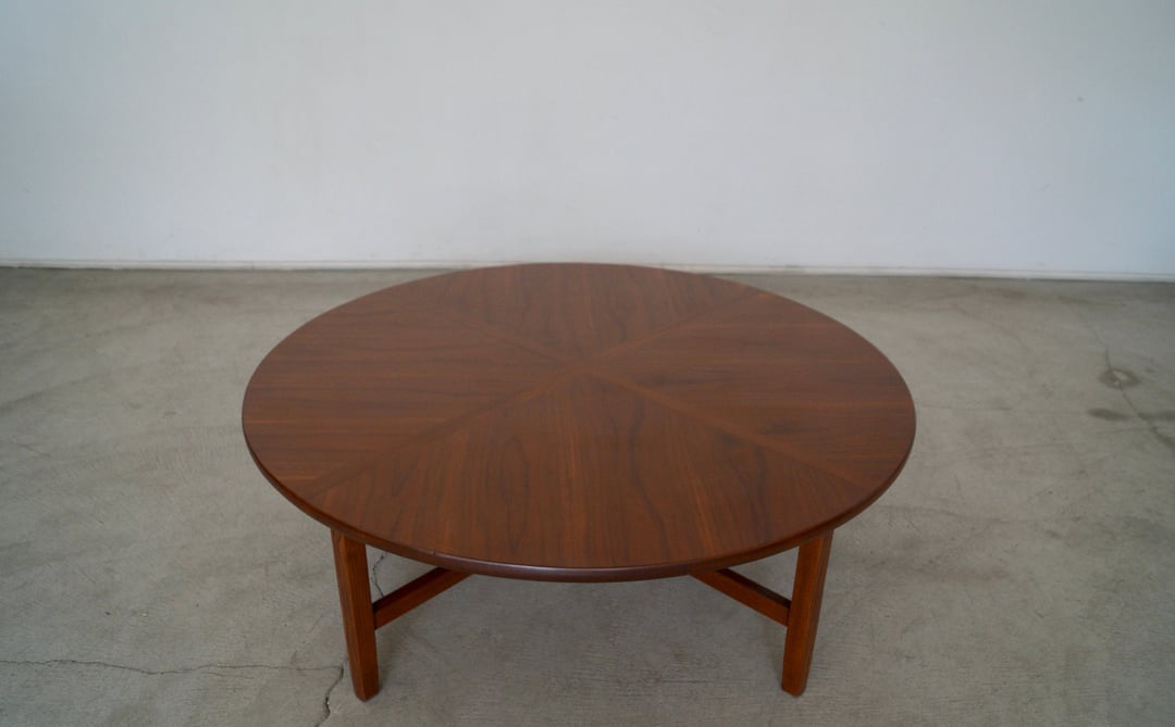 1960's Midcentury Modern Walnut Coffee Table Cyclic Furniture