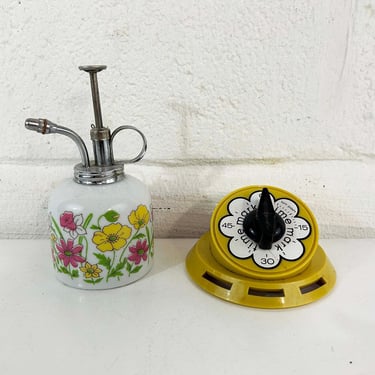 Vintage Kitchen Timer Mark Time Yellow White Flower 1970s Mid-Century Kitchen Retro Kitsch Kitschy Kawaii Plant Mister Floral 